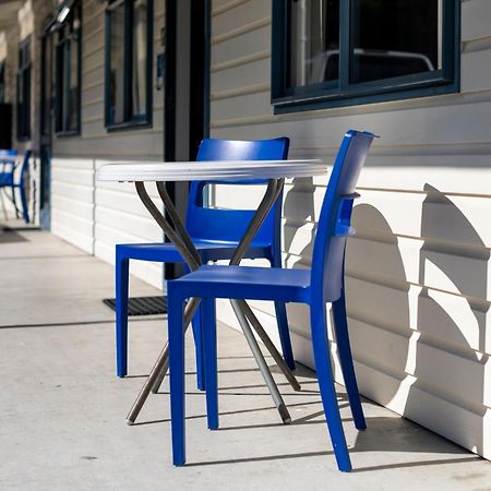 Waikanae Beach Top 10 Holiday Park 기즈번 외부 사진