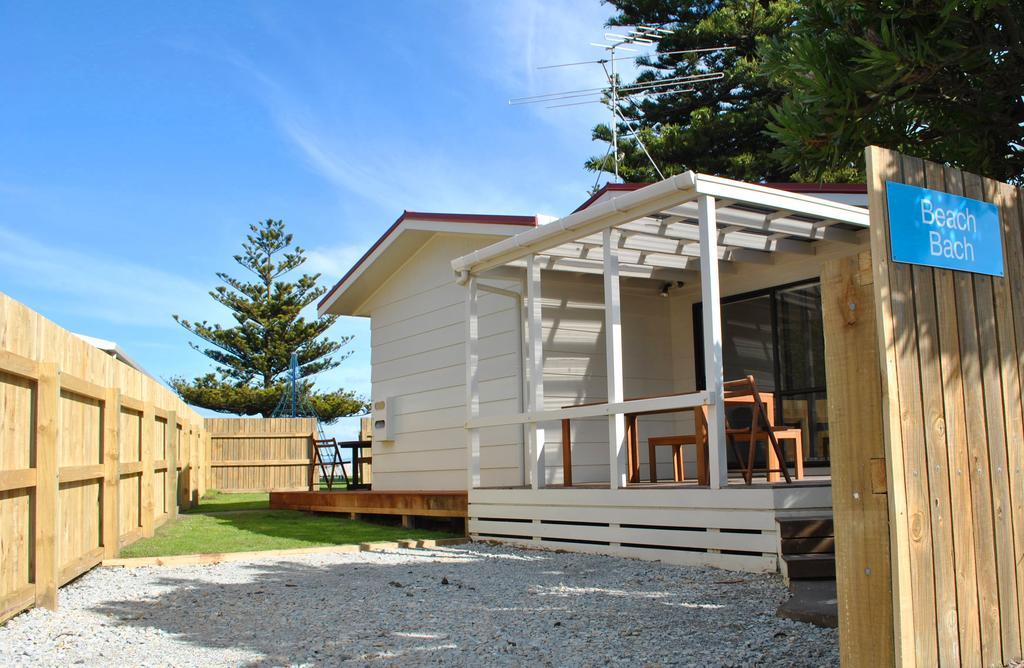 Waikanae Beach Top 10 Holiday Park 기즈번 객실 사진