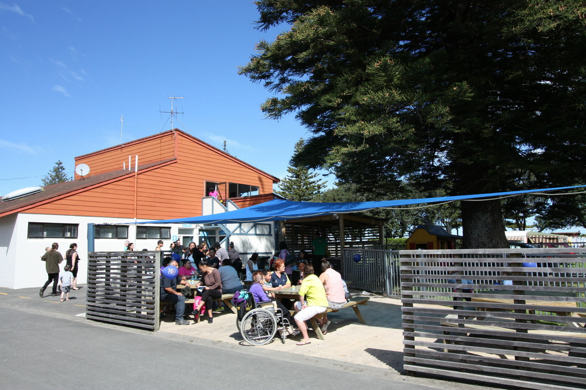 Waikanae Beach Top 10 Holiday Park 기즈번 외부 사진