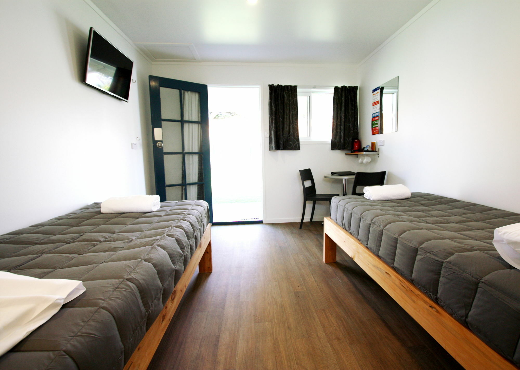 Waikanae Beach Top 10 Holiday Park 기즈번 외부 사진